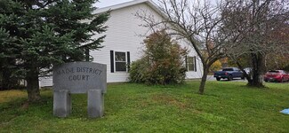 Plus de détails pour 12 Water St, Newport, ME - Spécialisé à vendre