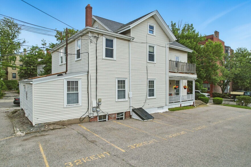 32 Kent St, Brookline, MA à vendre - Photo de l’immeuble – Image 2 sur 3