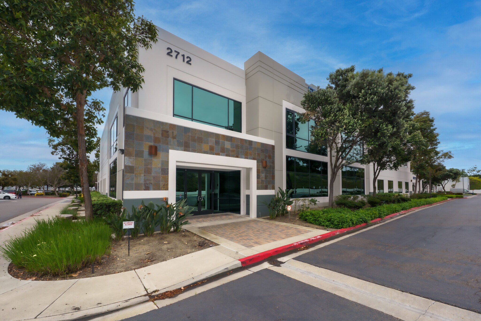 2712 Gateway Rd, Carlsbad, CA à louer Photo de l’immeuble– Image 1 sur 10