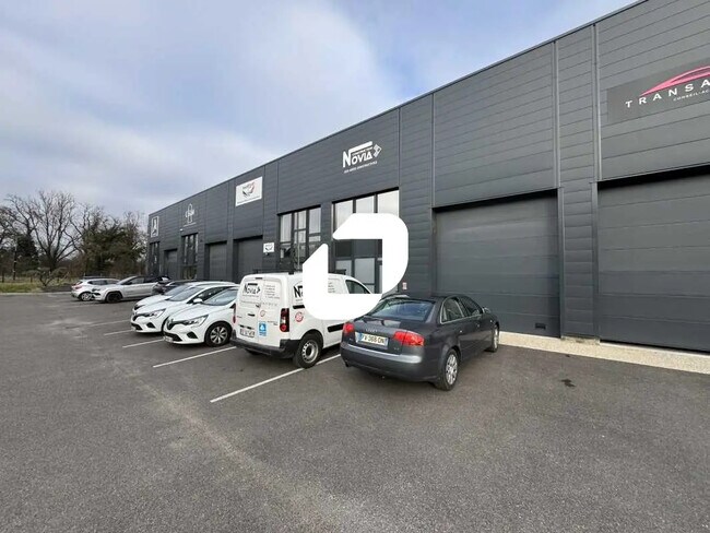 Plus de détails pour 12 Rue De La Pierre Bleue, Chaponost - Bureau, Local d'activités à louer