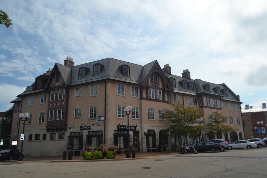 430 Park Ave, Highland Park, IL à louer - Photo de l’immeuble – Image 1 sur 31