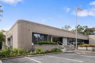 3111 New Hyde Park Rd, New Hyde Park, NY à louer Photo intérieure– Image 1 sur 10