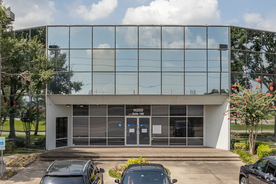 14200 Gulf Fwy, Houston, TX à louer - Photo de l’immeuble – Image 3 sur 6