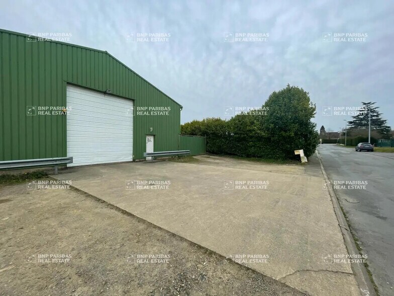 Local d'activités dans Betton à vendre - Photo de l’immeuble – Image 1 sur 6