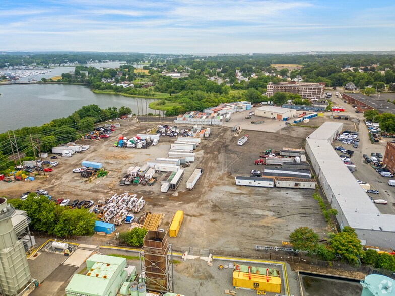 56-58R Rear Pulaski St, Peabody, MA à louer - Photo de l’immeuble – Image 3 sur 3