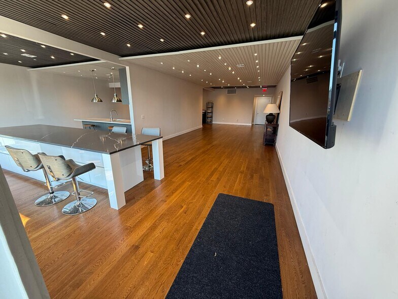 23-21 Broadway, Fair Lawn, NJ à louer - Photo de l’immeuble – Image 3 sur 9