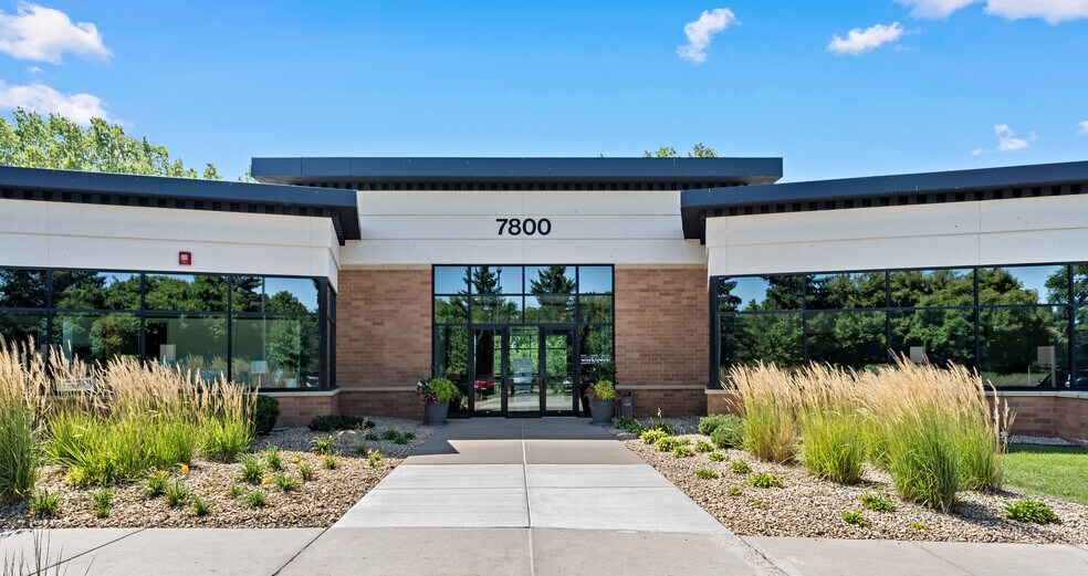 7800 Equitable Dr, Eden Prairie, MN à louer - Photo de l’immeuble – Image 1 sur 8