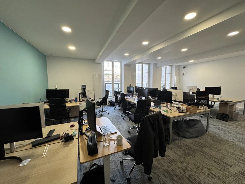 Espace de coworking dans Paris à louer - Photo de l’immeuble – Image 3 sur 10