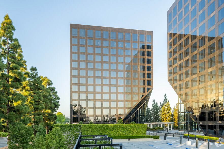 19900 MacArthur Blvd, Irvine, CA à louer - Photo de l’immeuble – Image 3 sur 6
