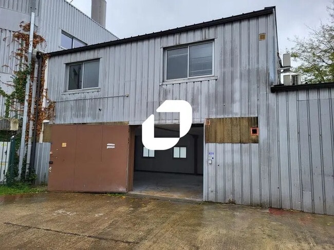 Plus de détails pour Bureau, Local d'activités à louer