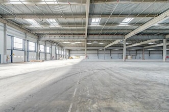 Industriel/Logistique dans Allonne à louer Photo intérieure– Image 2 sur 3