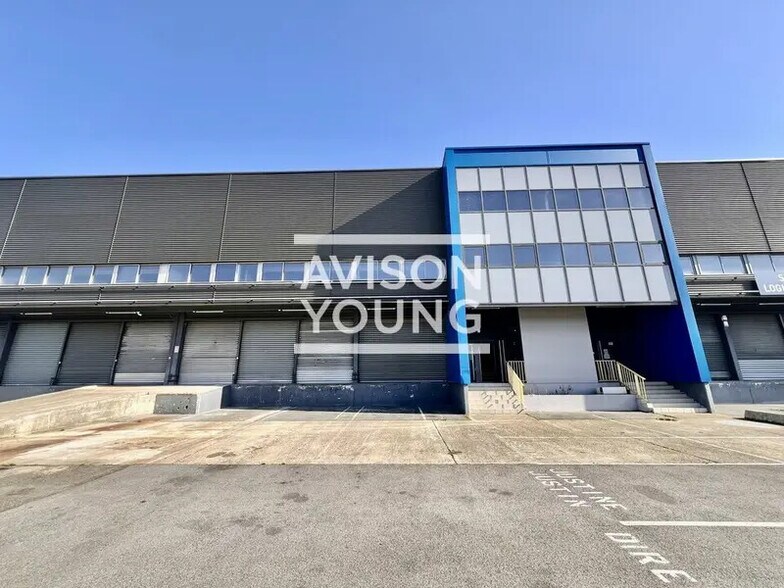 Industriel/Logistique dans Aulnay-sous-Bois à louer - Photo de l’immeuble – Image 3 sur 9
