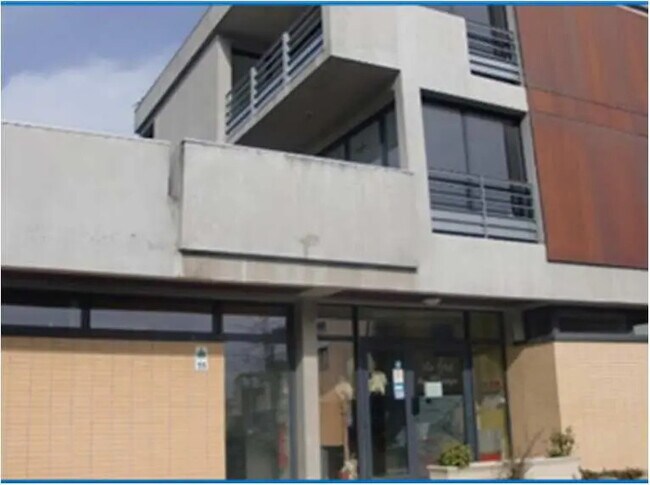Plus de détails pour Local commercial à vendre
