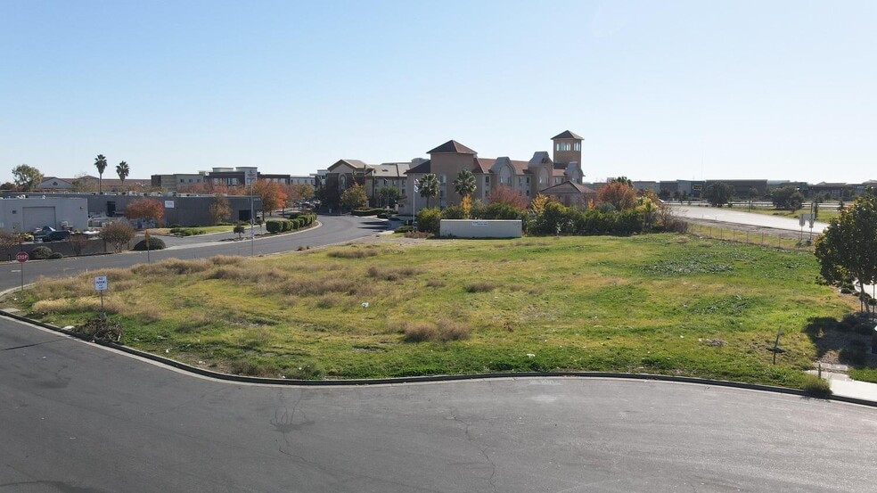 2040 Trade Ct, Woodland, CA à vendre - Aérien – Image 3 sur 7