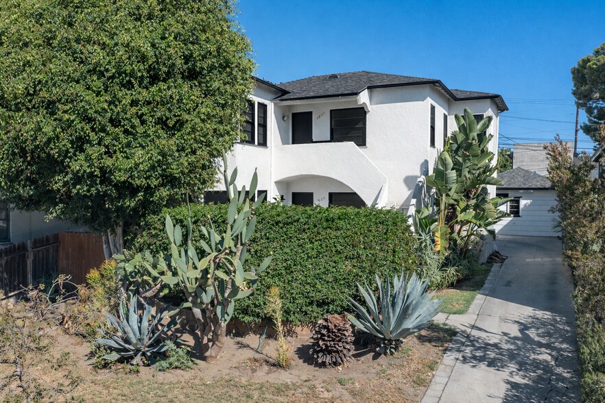 1228 S Dunsmuir Ave, Los Angeles, CA à vendre - Photo de l’immeuble – Image 2 sur 20