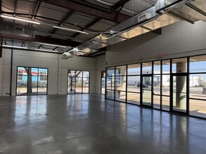 7303 Burleson Rd, Austin, TX à louer Photo intérieure– Image 2 sur 4