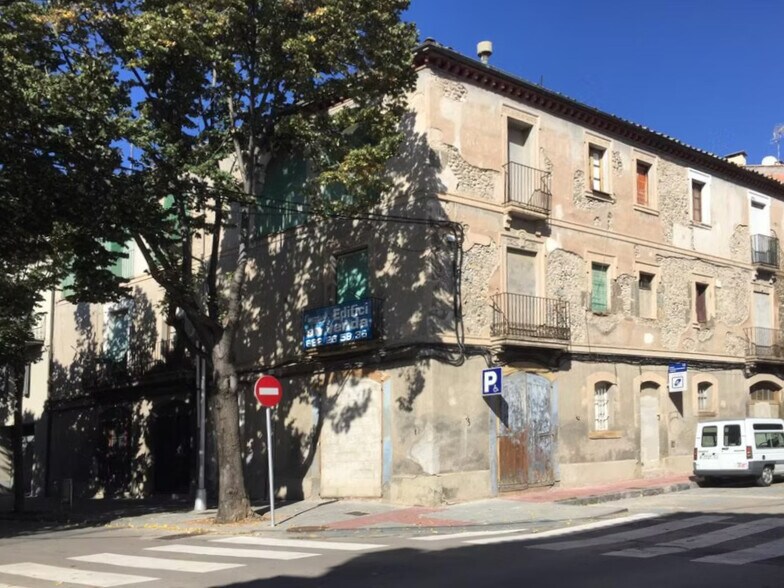 Carrer Vendrell, 21, Manlleu, Barcelona à vendre - Photo de l’immeuble – Image 2 sur 4