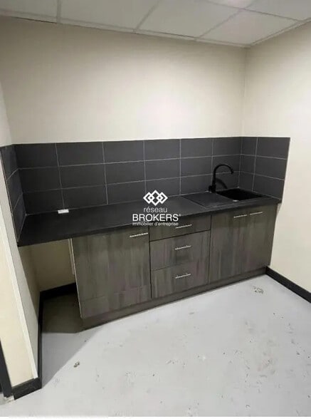 Industriel/Logistique dans Gémenos à louer - Photo intérieure – Image 2 sur 5