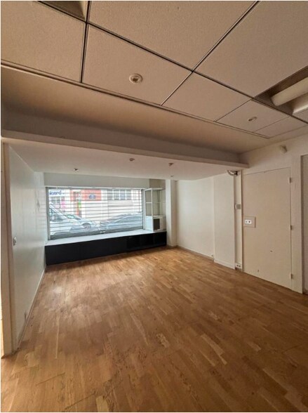 Local commercial dans Paris à louer - Photo de l’immeuble – Image 3 sur 4