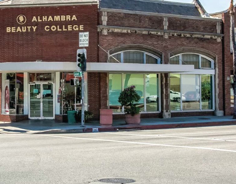 200-214 W Main St, Alhambra, CA à louer - Photo de l’immeuble – Image 2 sur 8