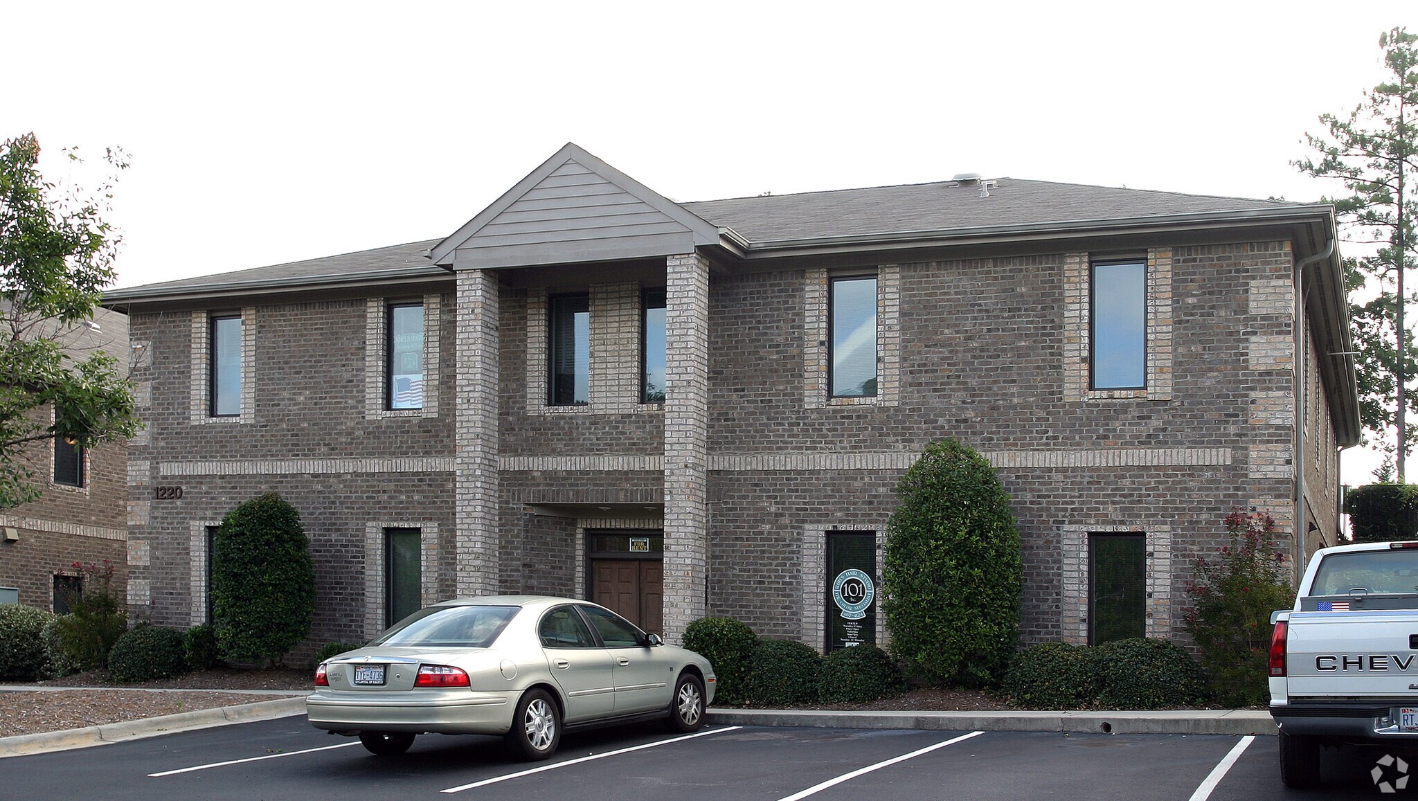 1220 SE Maynard Rd, Cary, NC à louer Photo principale– Image 1 sur 14