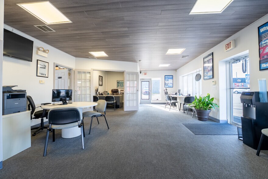 300 E Main St, Westfield, MA à louer - Photo de l’immeuble – Image 3 sur 12