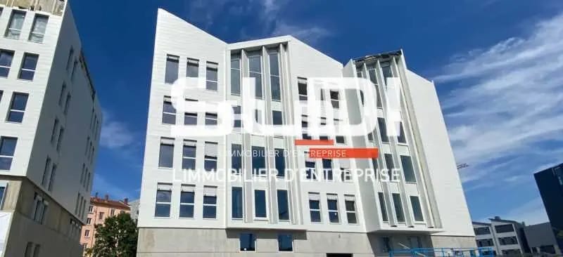 Local d’activités dans Lyon à louer Photo de l’immeuble– Image 1 sur 7