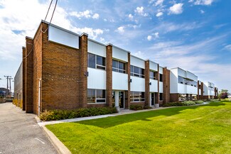Plus de détails pour 7700-7810 Rte Transcanadienne, Montréal, QC - Industriel/Logistique à louer