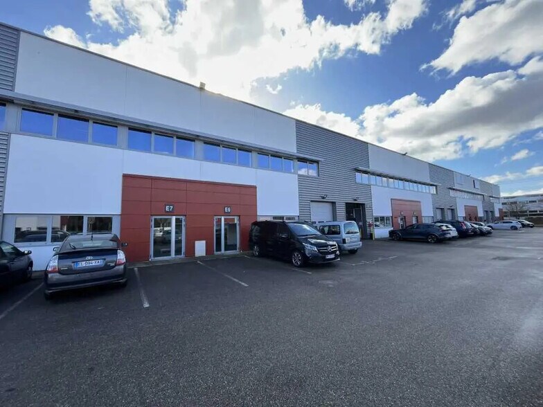 50 Rue Jean Zay, Saint-Priest à louer - Photo de l’immeuble – Image 3 sur 21