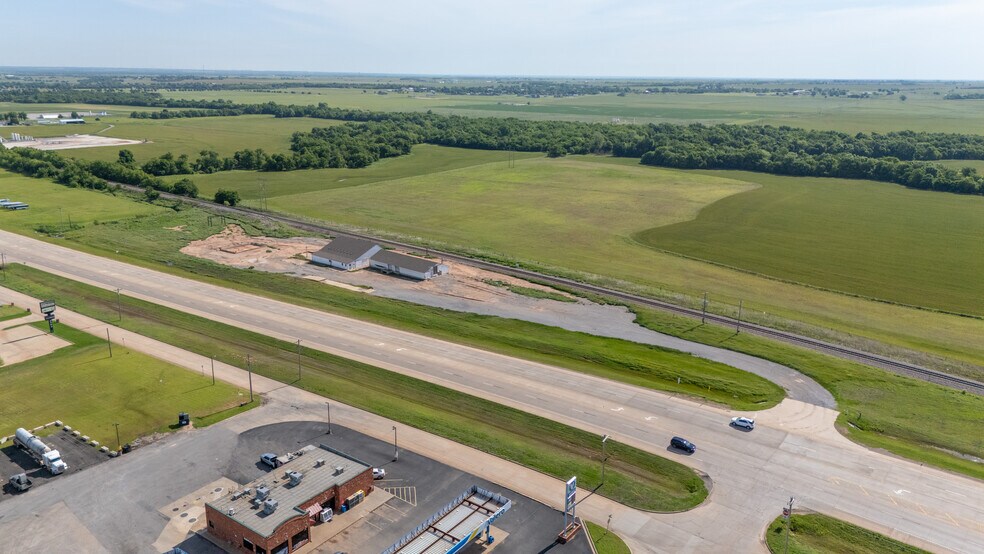2305 S Main St, Kingfisher, OK à vendre - Aérien – Image 2 sur 9