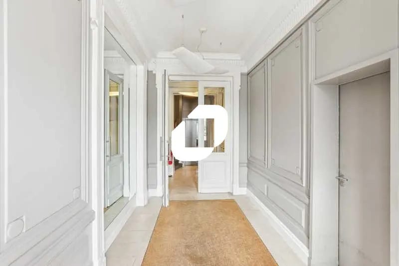 Bureau dans Bordeaux à louer - Photo de l’immeuble – Image 1 sur 11