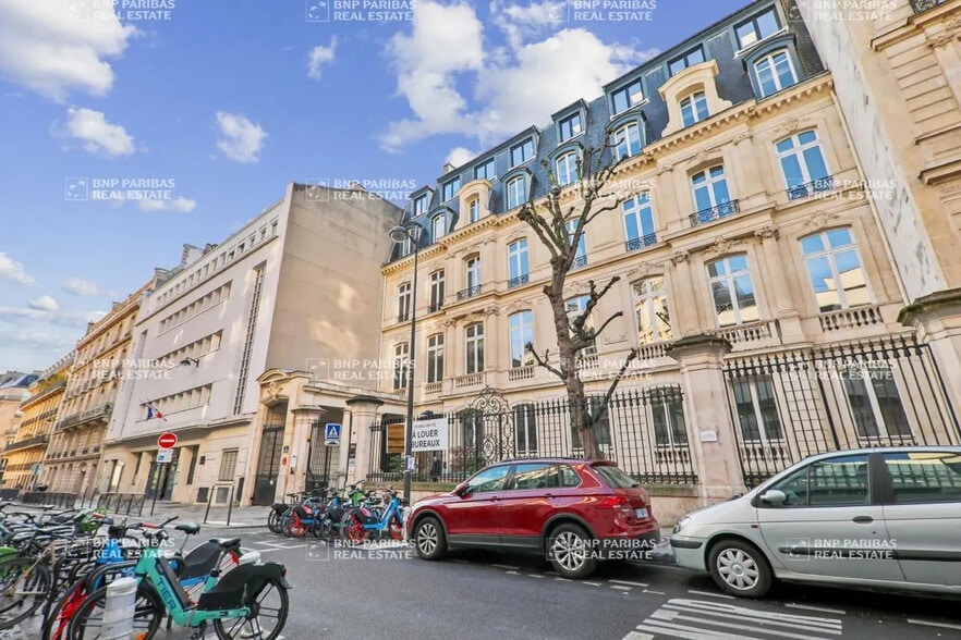 6 Rue Paul Baudry, Paris à louer - Photo de l’immeuble – Image 2 sur 25