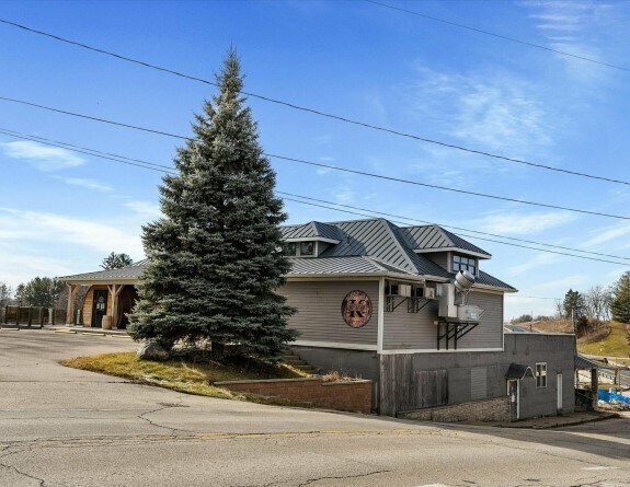 30 Main St, Mayville, WI à vendre - Photo de l’immeuble – Image 3 sur 12