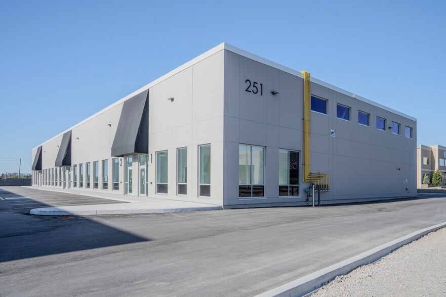 241 King St, Barrie, ON à louer - Photo de l’immeuble – Image 3 sur 9