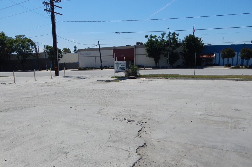 13643-13649 Rosecrans Ave, Santa Fe Springs, CA à louer - Photo de l’immeuble – Image 3 sur 12