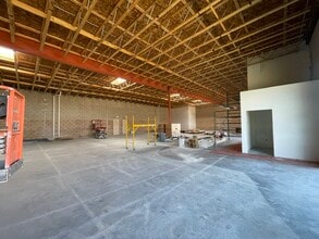 1133 W Avenue L12, Lancaster, CA à louer Photo intérieure– Image 2 sur 23