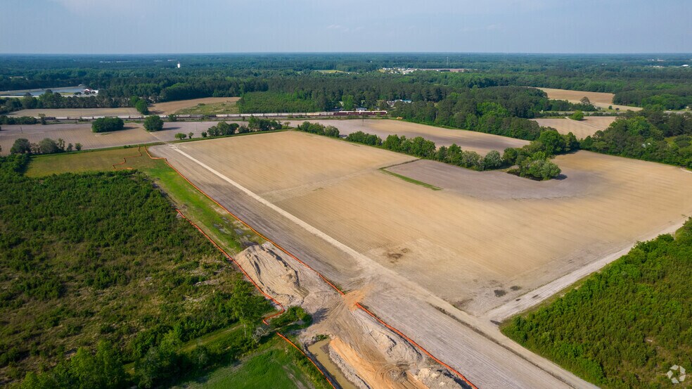 103 E Providence Blvd, Selma, NC à louer - Photo de l’immeuble – Image 2 sur 4