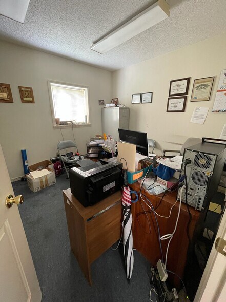 2260 Harrington Hwy, Eden, NC à vendre - Photo de l’immeuble – Image 2 sur 7