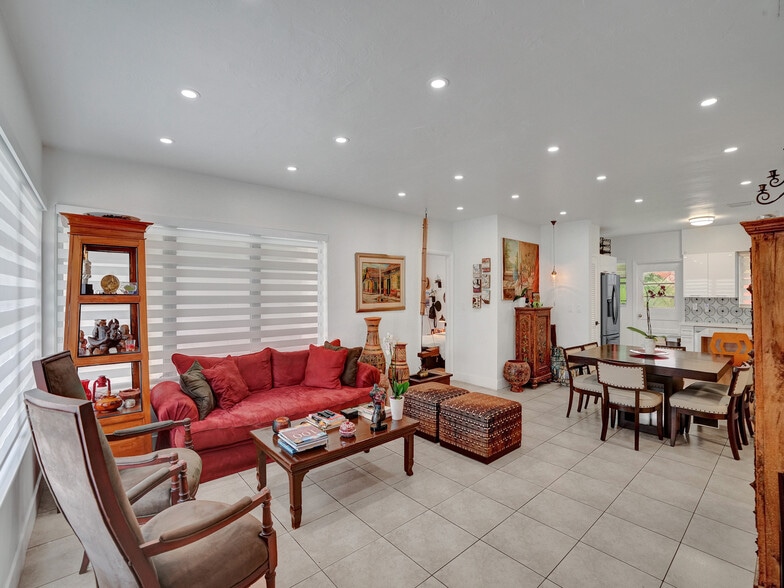 281 NE 112th St, Miami, FL à vendre - Photo intérieure – Image 1 sur 15