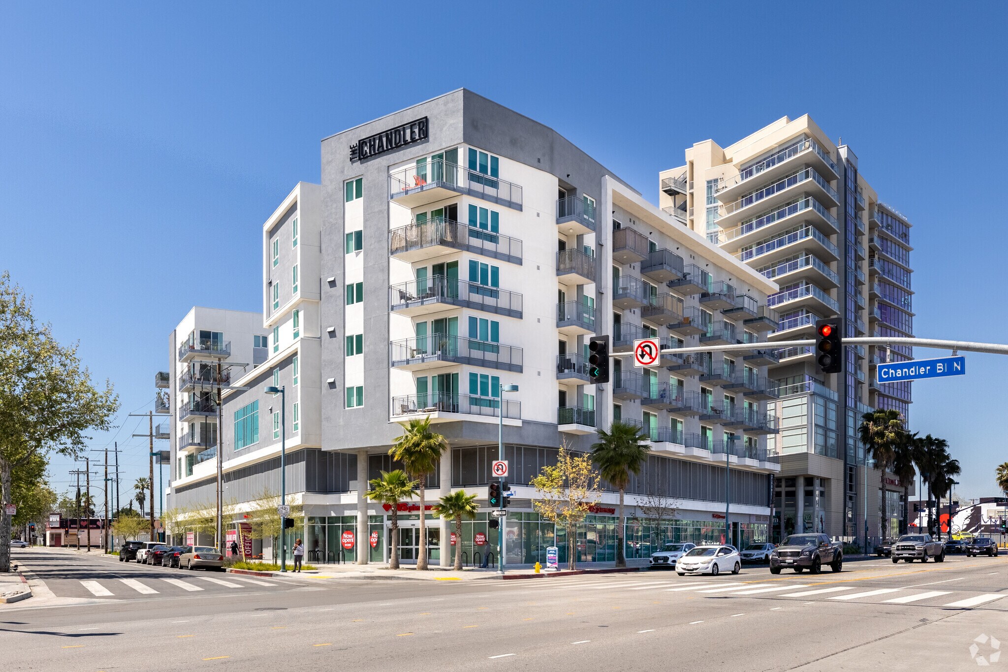 5401 Lankershim Blvd, North Hollywood, CA à louer Photo de l’immeuble– Image 1 sur 4