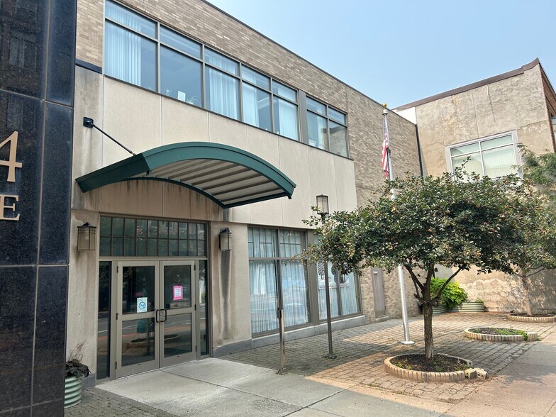 214 State St, Schenectady, NY à louer - Photo de l’immeuble – Image 2 sur 33