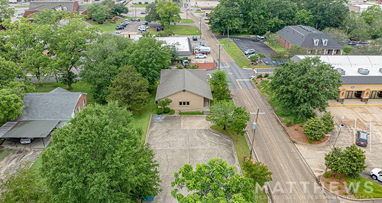 927 N 15th Ave, Laurel, MS à vendre - Photo de l’immeuble – Image 2 sur 3