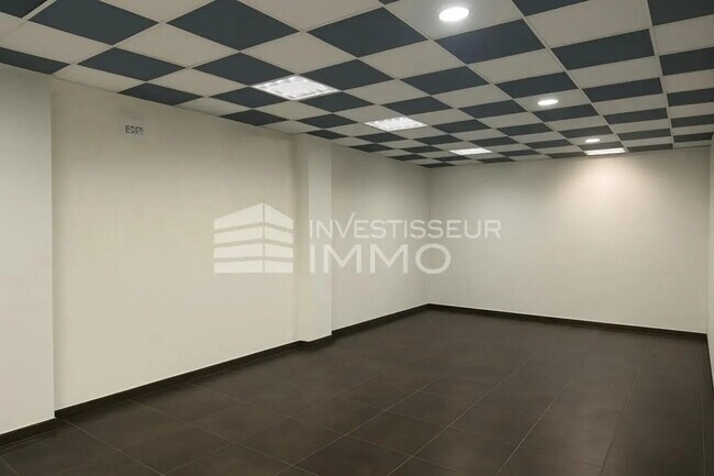 Plus de détails pour Local commercial à louer