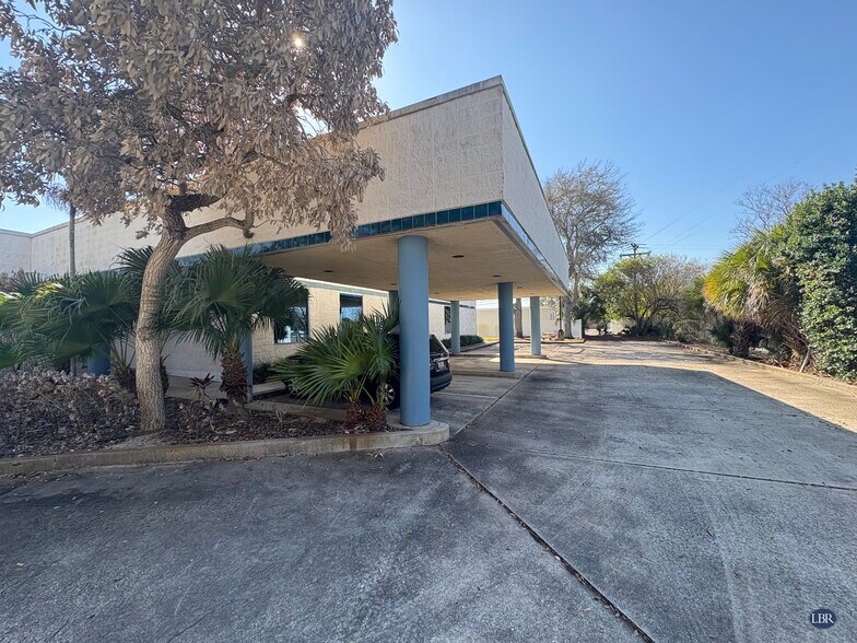 1099 Florida Ave S, Rockledge, FL à vendre - Photo de l’immeuble – Image 3 sur 9
