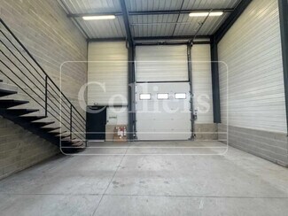 Plus de détails pour Local d'activités à louer