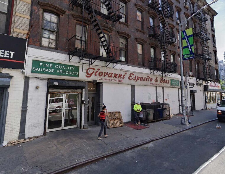 354 W 38th St, New York, NY à vendre - Photo principale – Image 1 sur 1