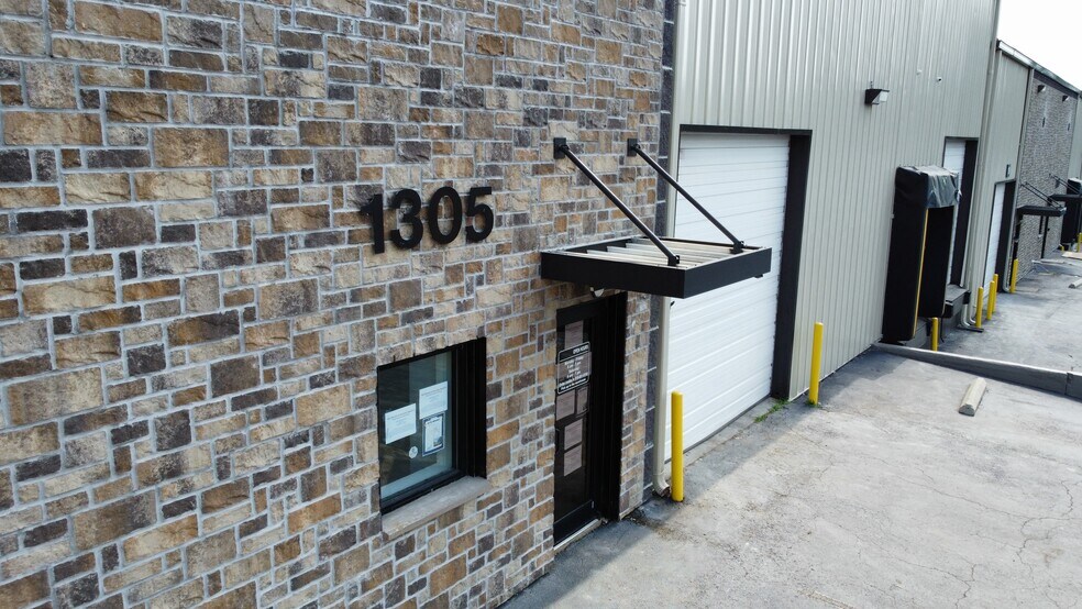 1301-1317 Transport Dr, Raleigh, NC à louer - Photo de l’immeuble – Image 3 sur 10