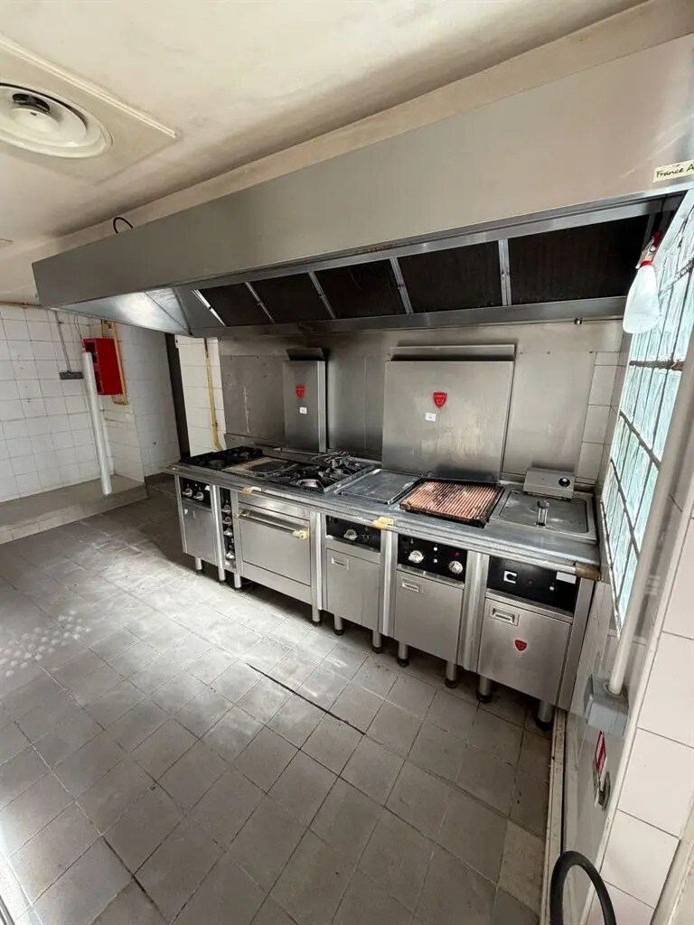 Local commercial dans Paris à louer Photo de l’immeuble– Image 1 sur 7