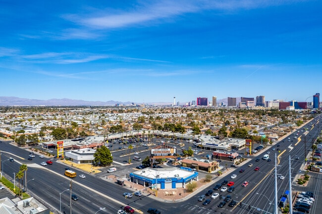 Plus de détails pour 4850 W Flamingo Rd, Las Vegas, NV - Local commercial à louer