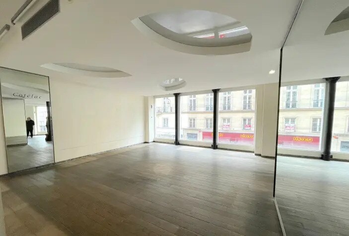 Local commercial dans Paris à louer - Photo de l’immeuble – Image 3 sur 6